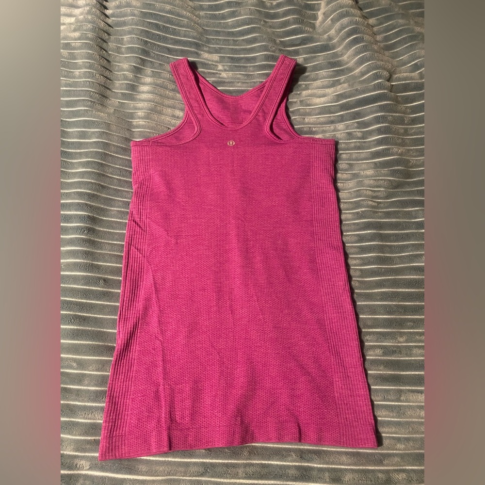 Lululemon high neck tank size 6 - Picture 2 of 4